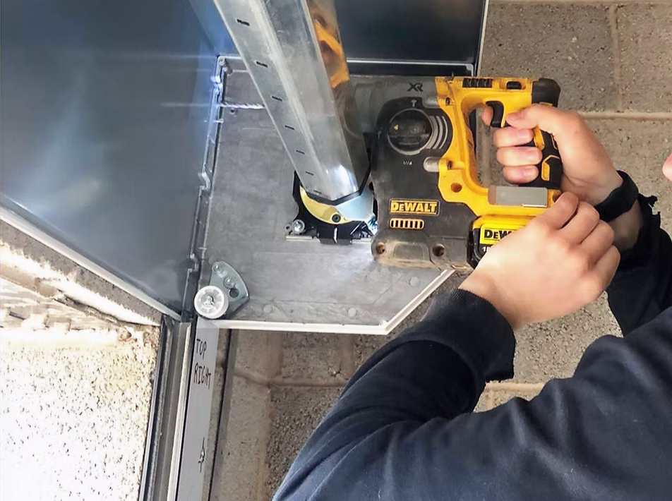 Garage door repair engineer